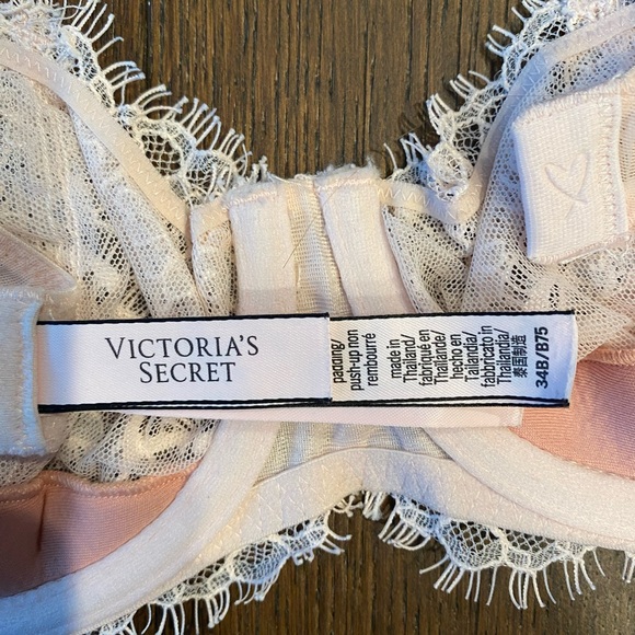 Victorias Secret baby pink bralette with underwire and lace - size 34B - Picture 4 of 4